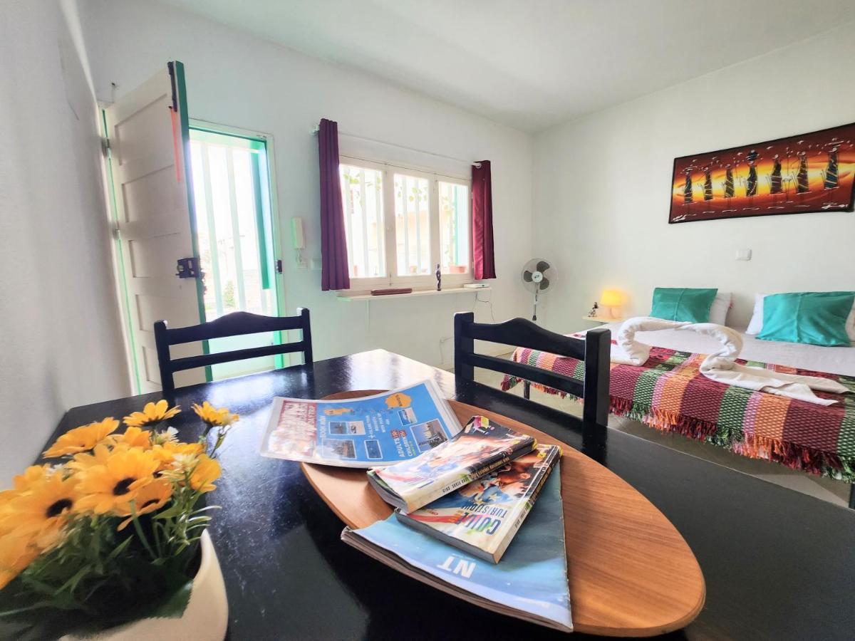 Cozy Studio Close To The Beach! Санта Мария Екстериор снимка